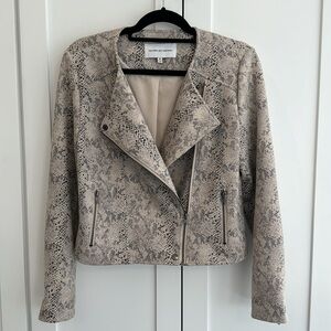 CUPCAKES & CASHMERE Isabell Faux-Suede Cropped Motto Snake Print Jacket, M